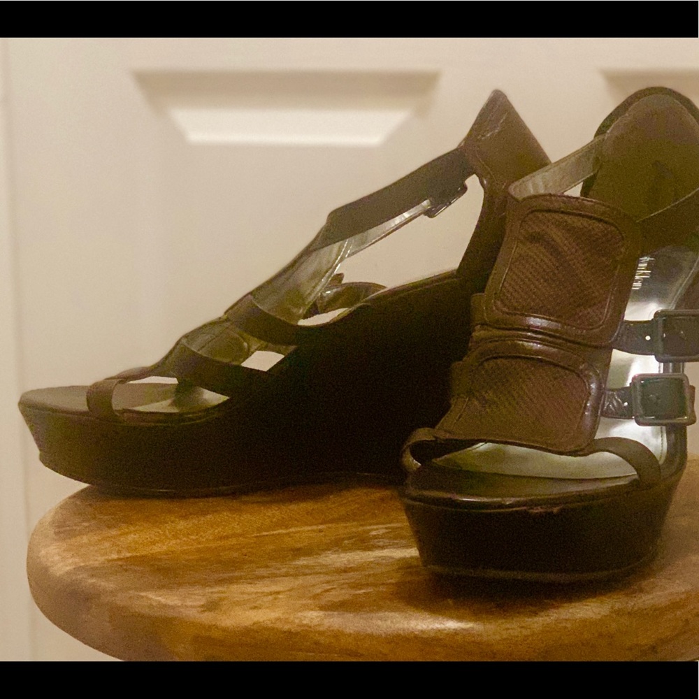 CK classic brown strappy wedges